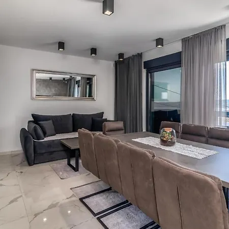 Holiday home Amazing In With House Sea View
