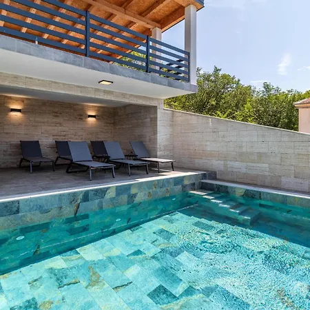 Amazing In With House Sea View *